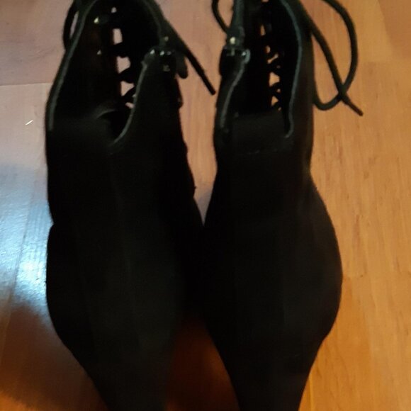 Chunky lace up bootie Size 8 - Picture 3 of 3